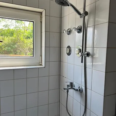 Nr. 5 Am Stuttgarter Flughafen/messe * ליינפלדן-אכטרדינגן